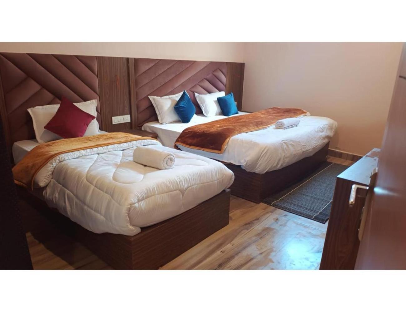 Hotel Maa Bhuvneshwari, Badrinath Ngoại thất bức ảnh